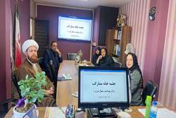  برگزاری جلسه خانه مشارکت مردم در سلامت با حضور حاج‌آقا جلالیان روحانی مسجد مرکز خدمات جامع سلامت مسجد سادات 