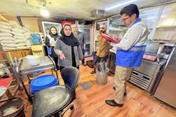 بازدید کارشناس معاونت بهداشت دانشگاه علوم پزشکی ایران از  روند اجرای برنامه های واحد بهداشت محیط مرکز بهداشت شمال غرب ۲ در طرح سلامت نوروزی  مورخ ۶ فروردین ۱۴۰۵ 