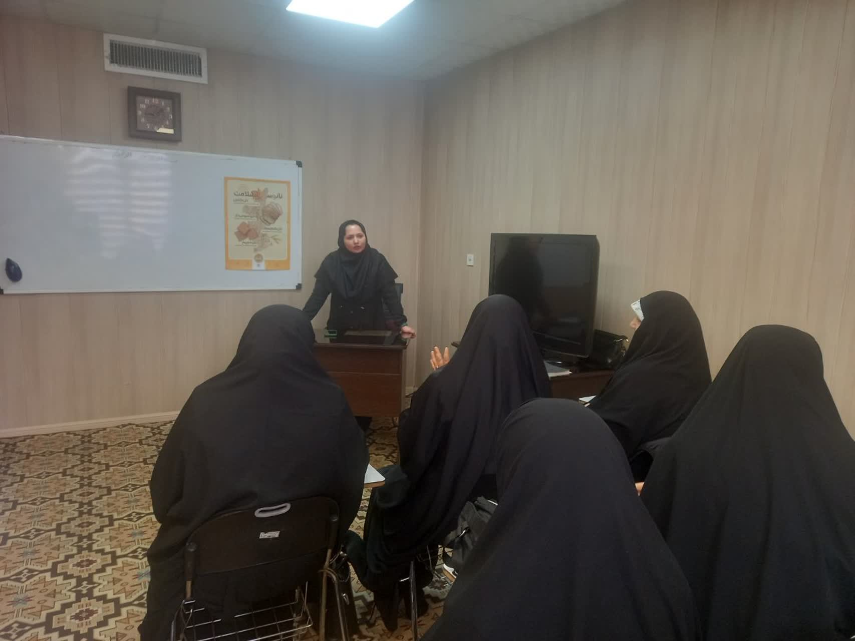 برگزاری نشست آموزشی پویش ملی تغذیه با محوریت نان کامل و سلامت با همکاری حوزه علمیه خواهران و مرکز بهداشت شمال غرب 2 دانشگاه علوم پزشکی ایران 