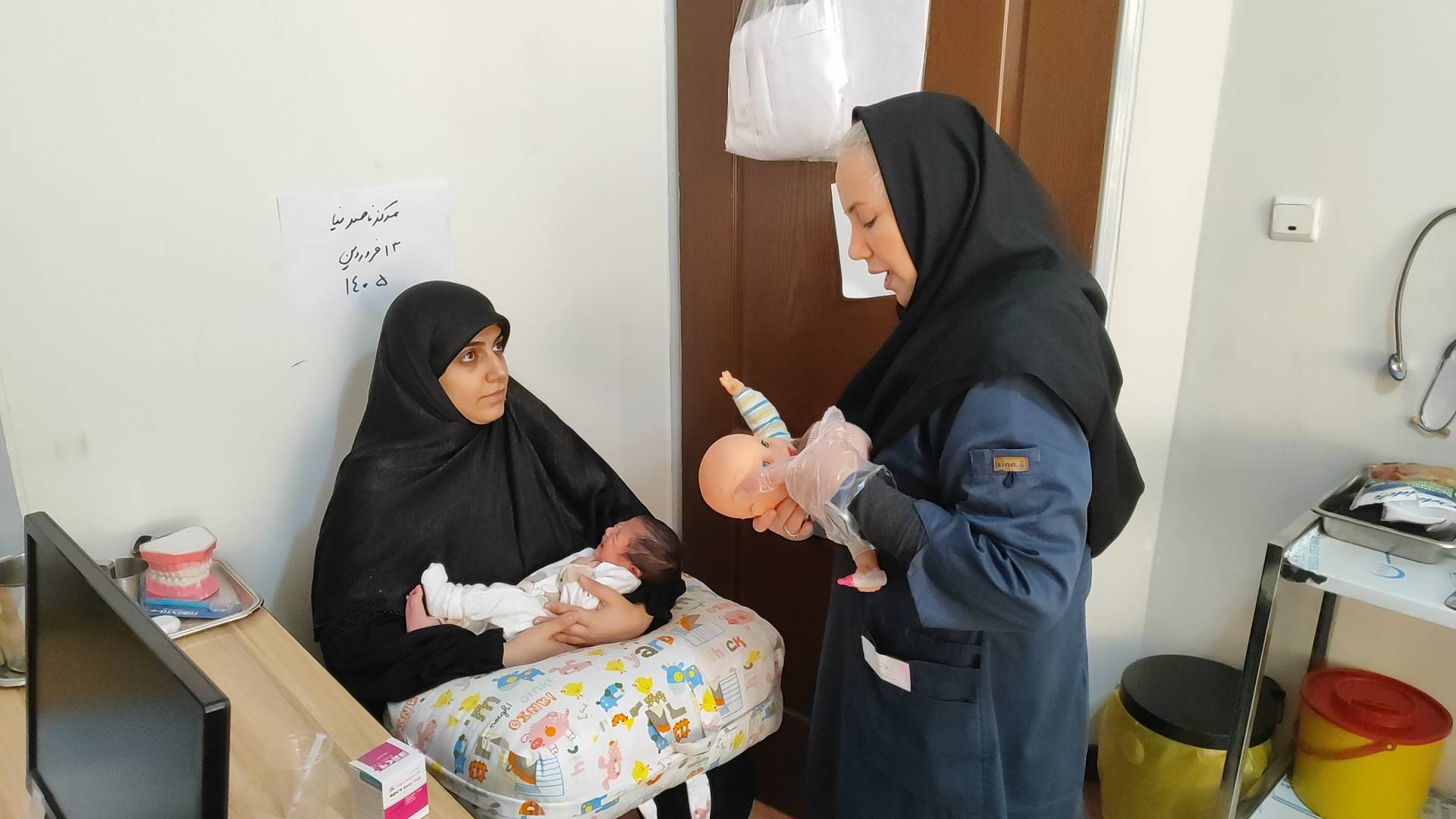 تداوم فعالیت و حضور پرسنل مرکز خدمات جامع سلامت ناصرنیا  در روز ۱۲ و ۱۳ فرودین در شرایط بحرانی جنگ 