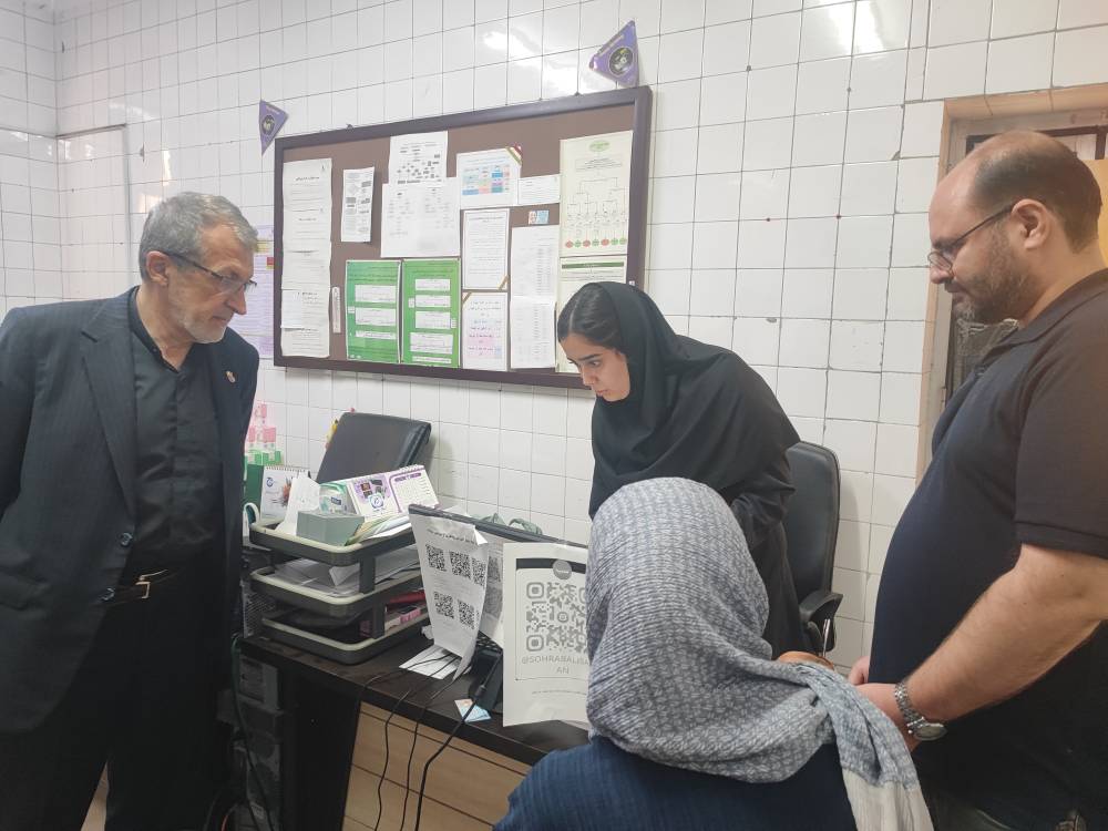 بازدید معاون بهداشت دانشگاه از مرکز خدمات جامع سلامت کاظمیان در ایام تعطیلات
