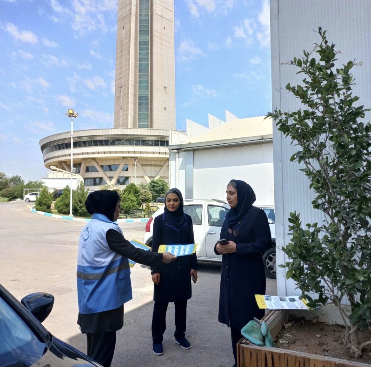 پایش اماکن اسکان و مراکز تهیه غذا توسط کارشناسان بهداشت محیط مرکز بهداشت شمال‌غرب ۲