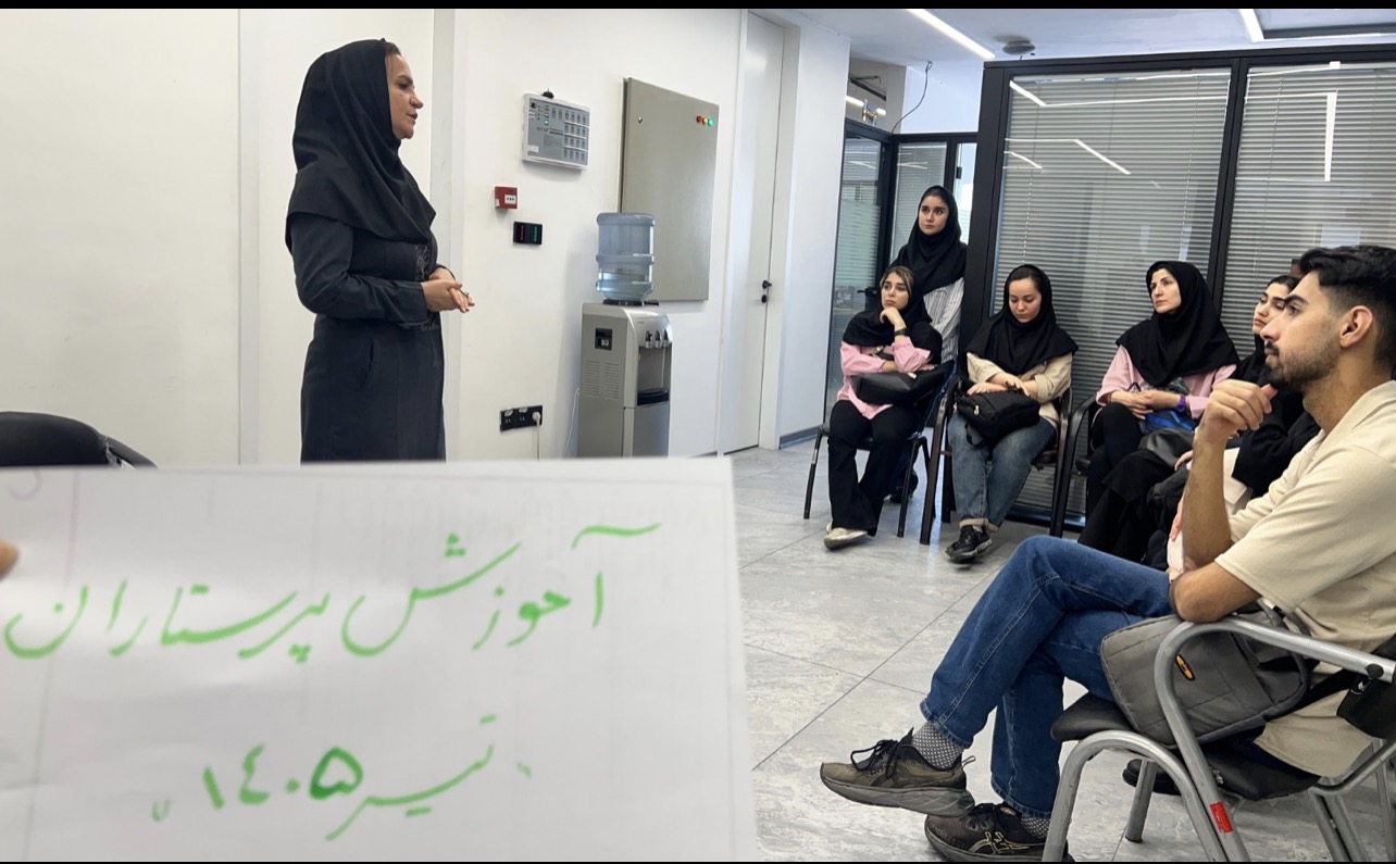 آشنایی دانشجویان کارشناسی ارشد پرستاری با فرآیندهای مدیریتی در ستاد مرکز بهداشت شمال‌غرب 2