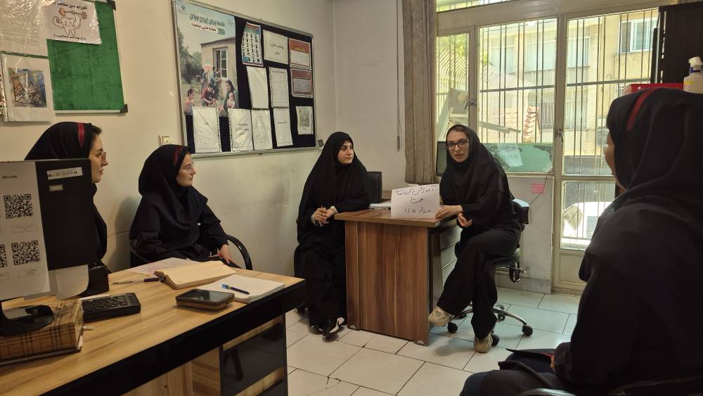  جلسات گروه همتا( برنامه ارزیابی سلامت روان ) برای کارکنان مراکز و پایگاههای بهداشتی و بیمارستان های تحت پوشش مرکز بهداشت شمال غرب ۲ دانشگاه علوم پزشکی ایران از اواسط خرداد ماه برگزار گردید 