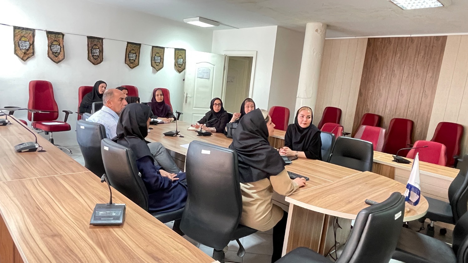  اولین کمیته اختلالات ناشی از کمبود ید (IDD) در سال ۱۴۰۵ در سالن جلسات مرکز بهداشت شمال‌غرب تهران2 با حضور مسئول واحد های ستادی برگزار شد 