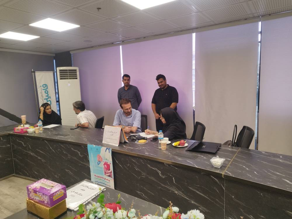  برگزاری برنامه خطر‌سنجی و غربالگری فشار خون در ستاد افق کورش به همت مرکز بهداشت شمال غرب۲ گامی در جهت ارتقای سلامت پایدار به مناسبت هفته سلامت و فشار خون 